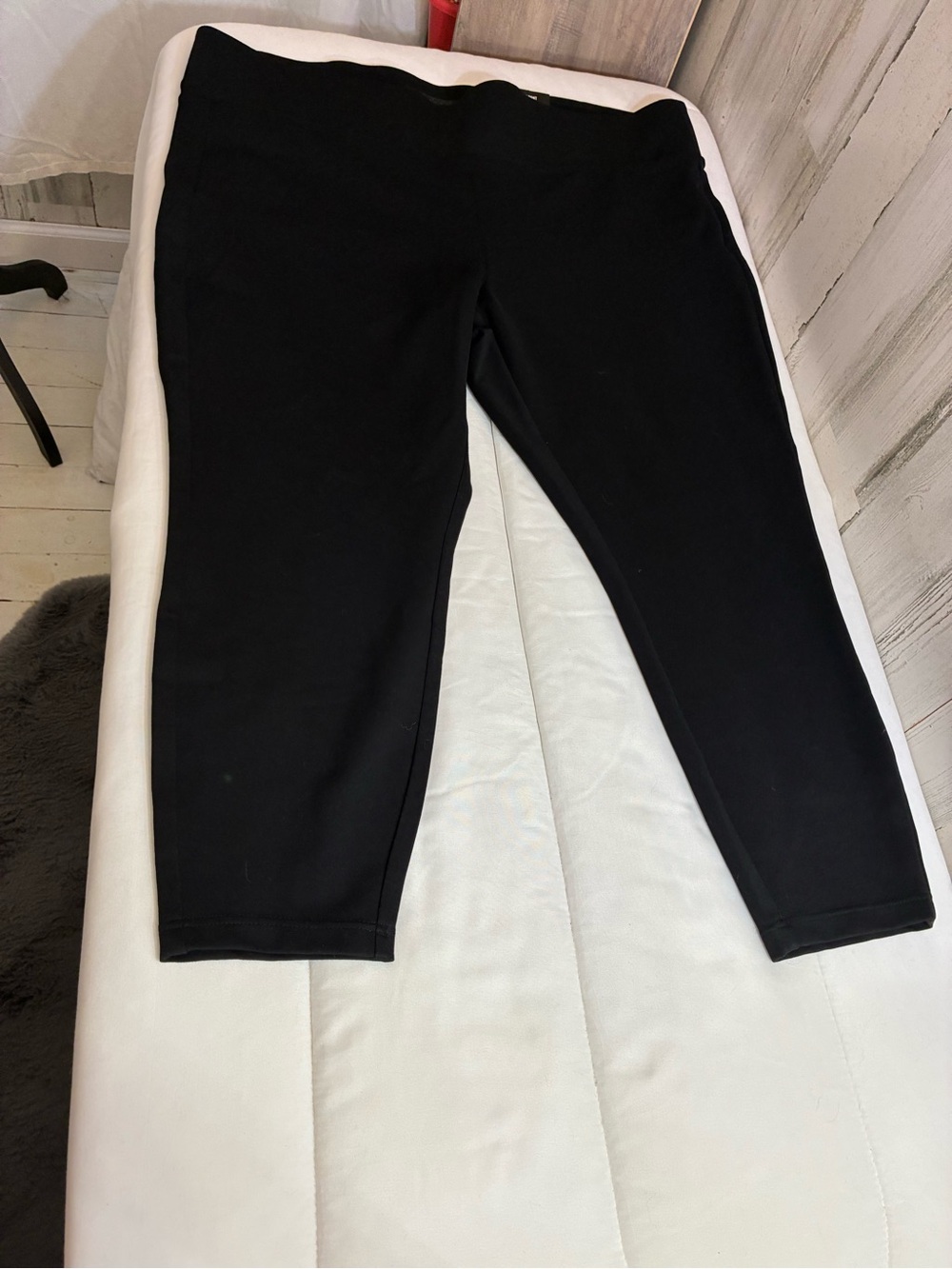 torrid pixie Black womens sz 3x hi rise pull on Ponte Leggings